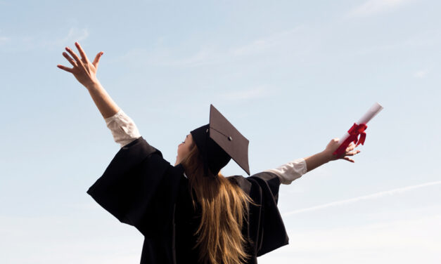 Starting Your First Post Graduation Job? Here’s How To Organize Your Finances