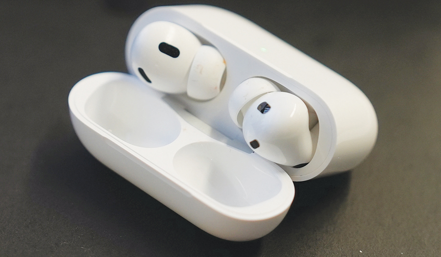 Apple AirPods Pro’s New  Hearing Aid Feature