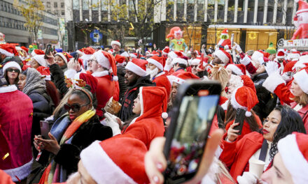 Thousands Of Santas And A Few Grinches Hit The Streets For SantaCon Bar Crawls