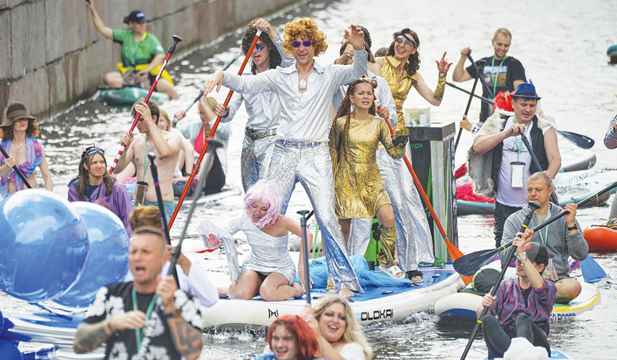 ‘Fontanka’ Sup-Boards Festival Attracting More Than 10,000