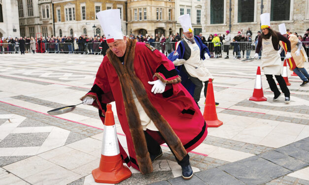 Londoners In Costume  Sprinting With Frying Pans On Pancake Day